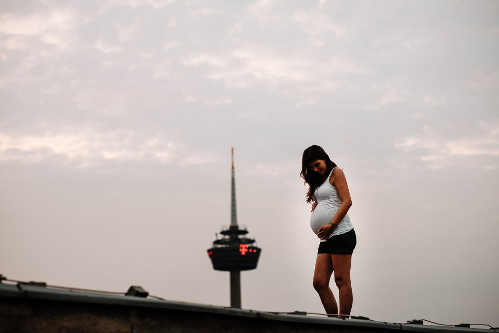 Babybauch mit Fernsehturm