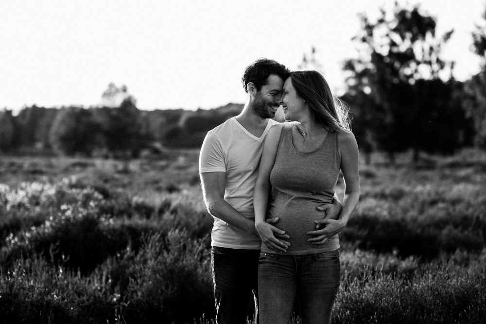 Babybauchshooting in der Natur