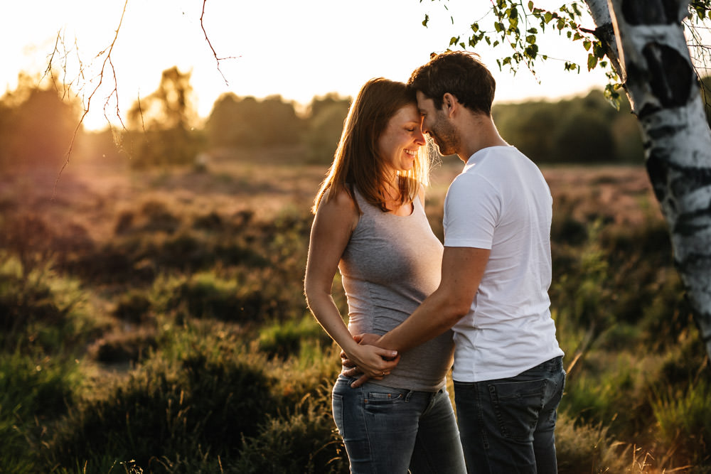 Babybauchshooting in der Natur