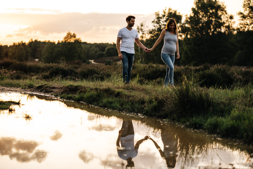 Babybauchshooting in der Natur